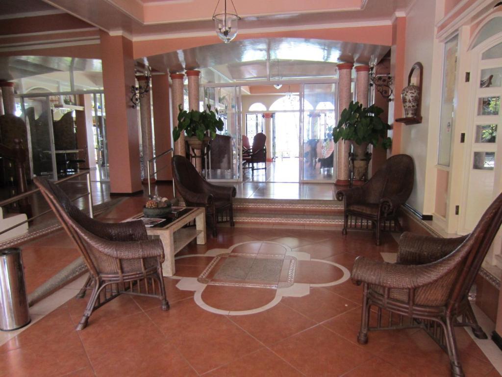 Chateau Del Mar Davao Stadt Exterior foto