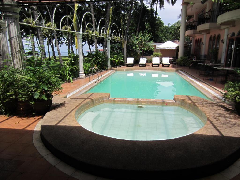 Chateau Del Mar Davao Stadt Exterior foto