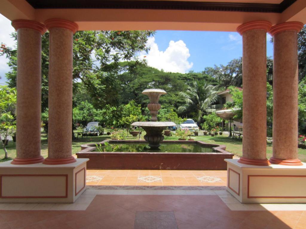 Chateau Del Mar Davao Stadt Exterior foto