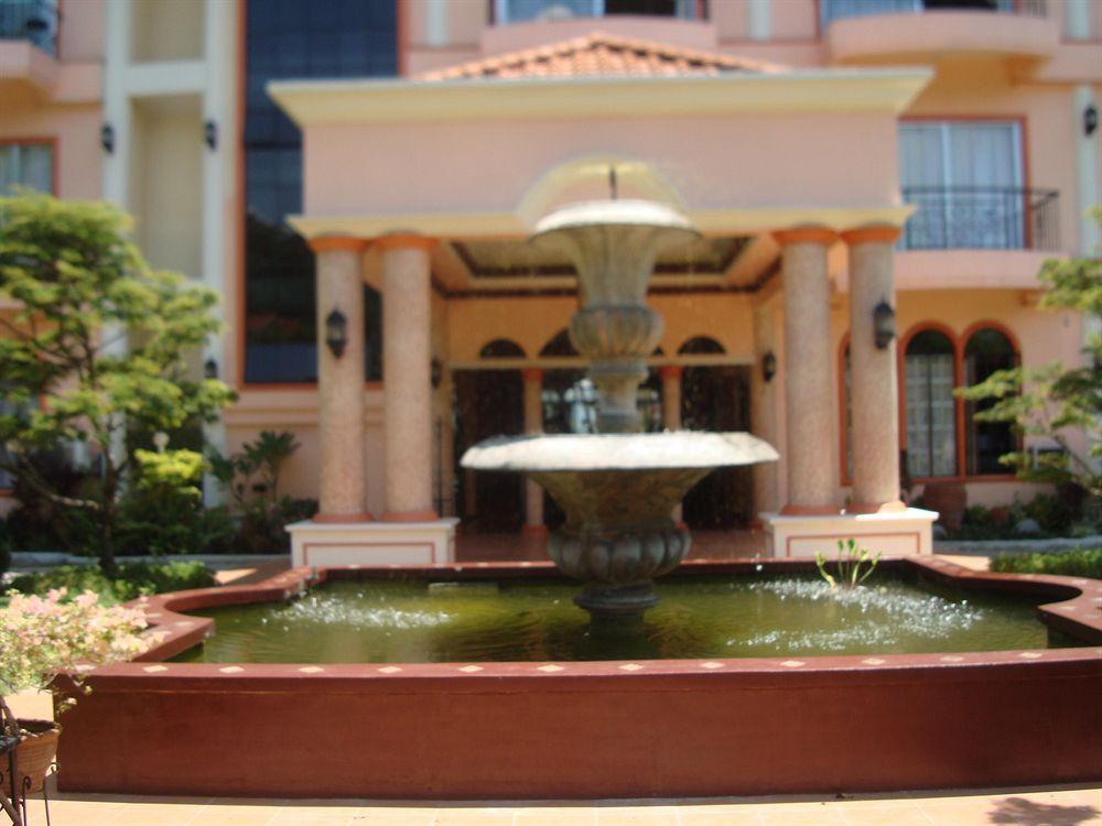 Chateau Del Mar Davao Stadt Exterior foto