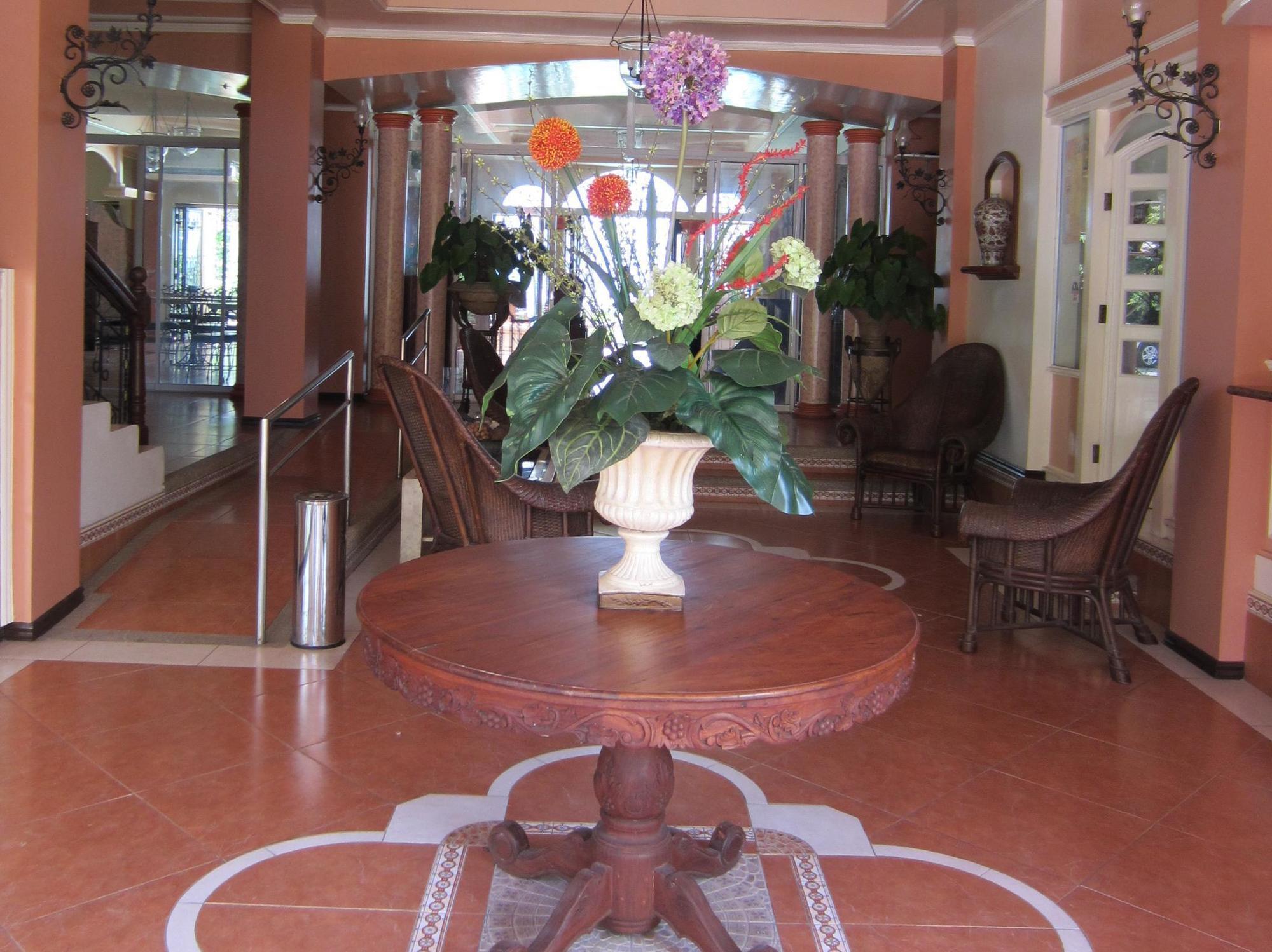 Chateau Del Mar Davao Stadt Exterior foto