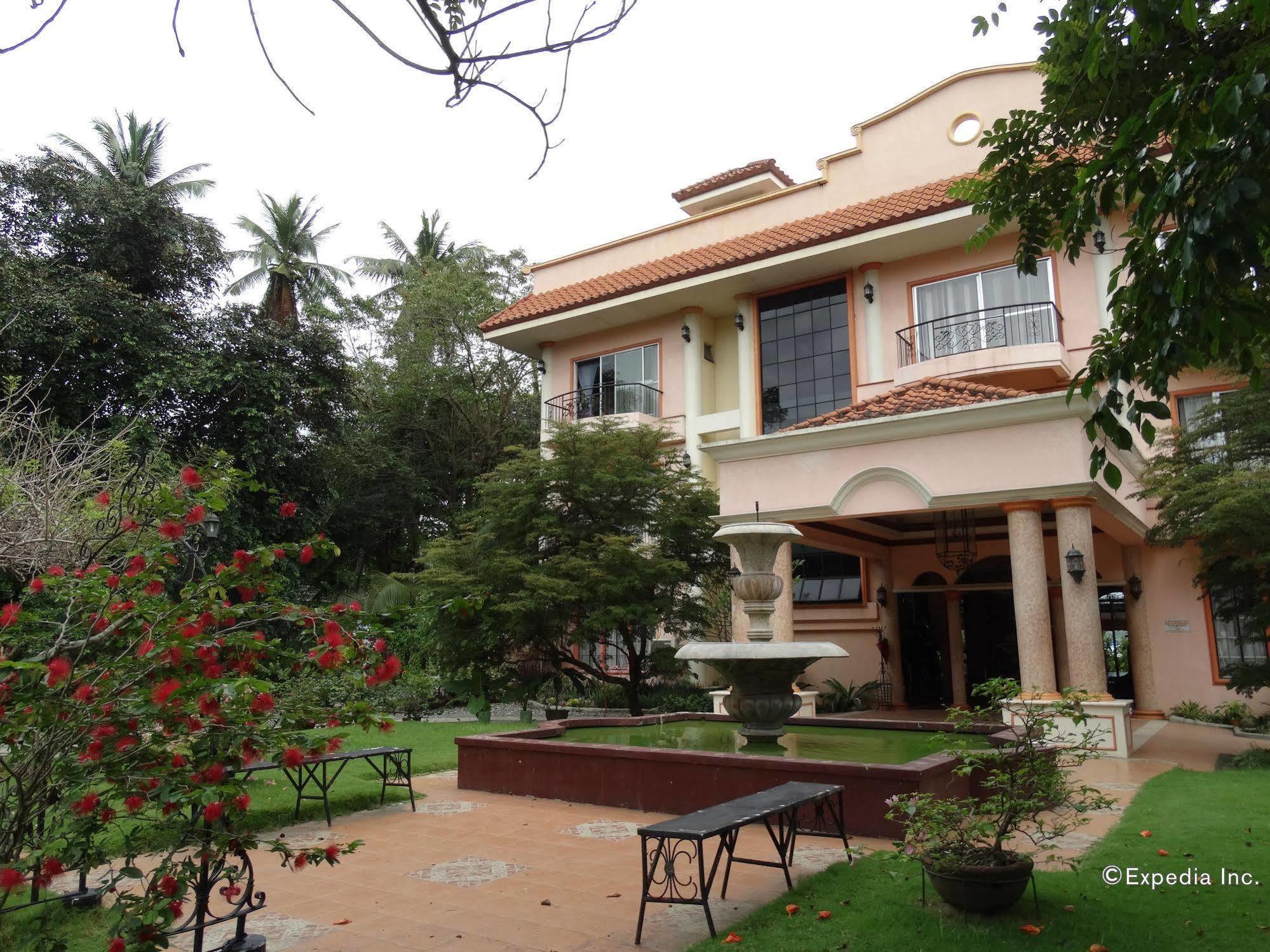 Chateau Del Mar Davao Stadt Exterior foto