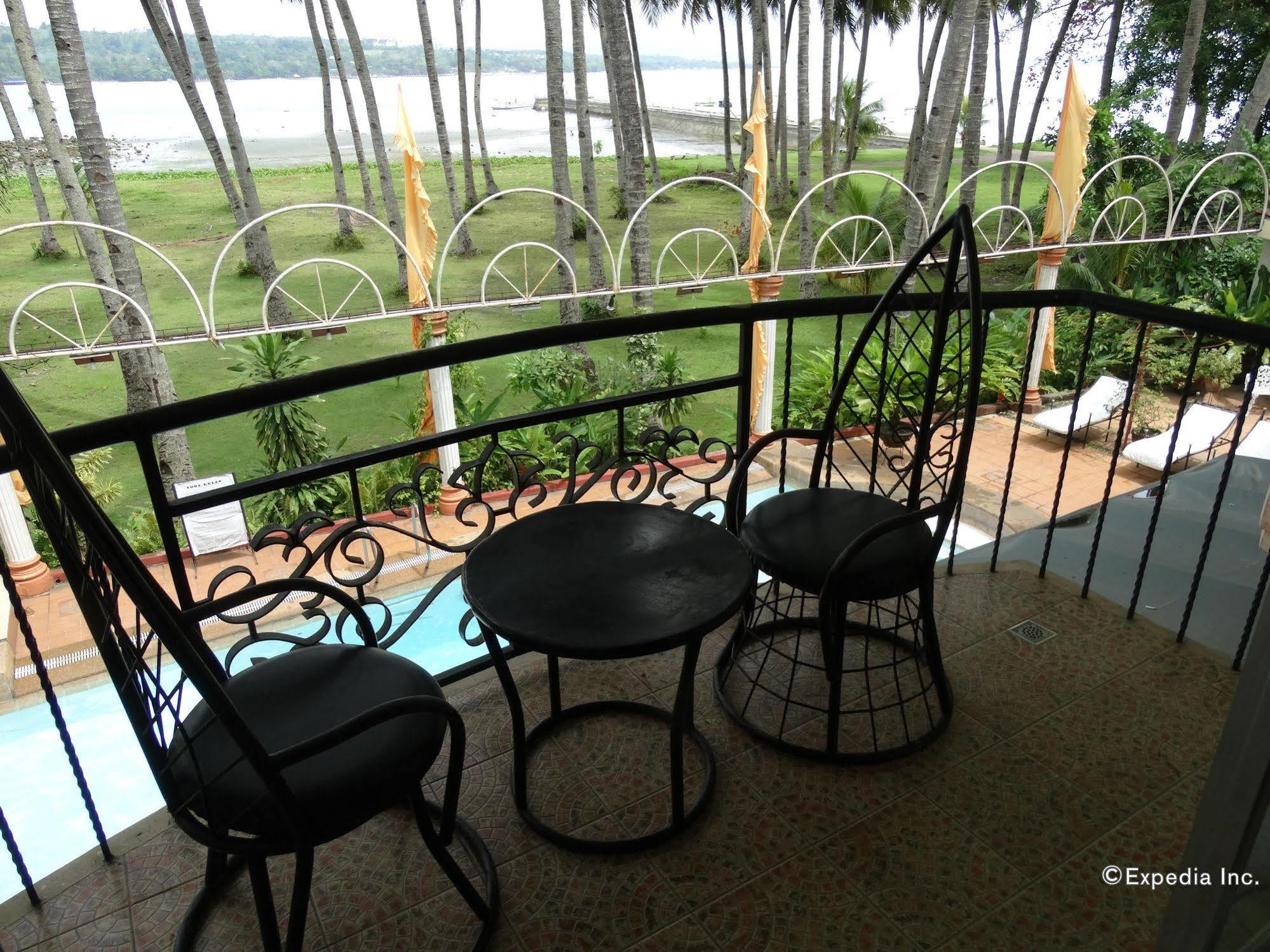 Chateau Del Mar Davao Stadt Exterior foto
