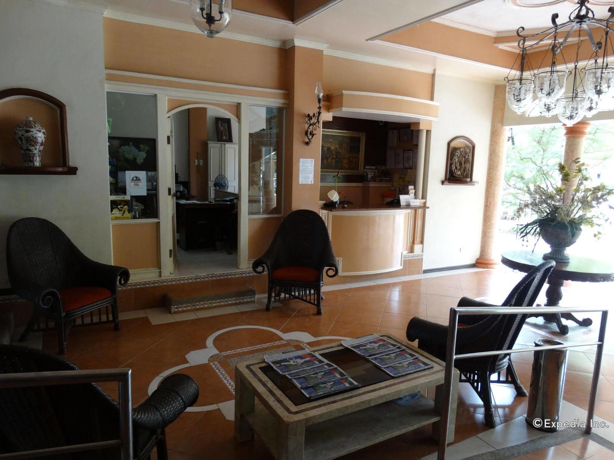 Chateau Del Mar Davao Stadt Exterior foto
