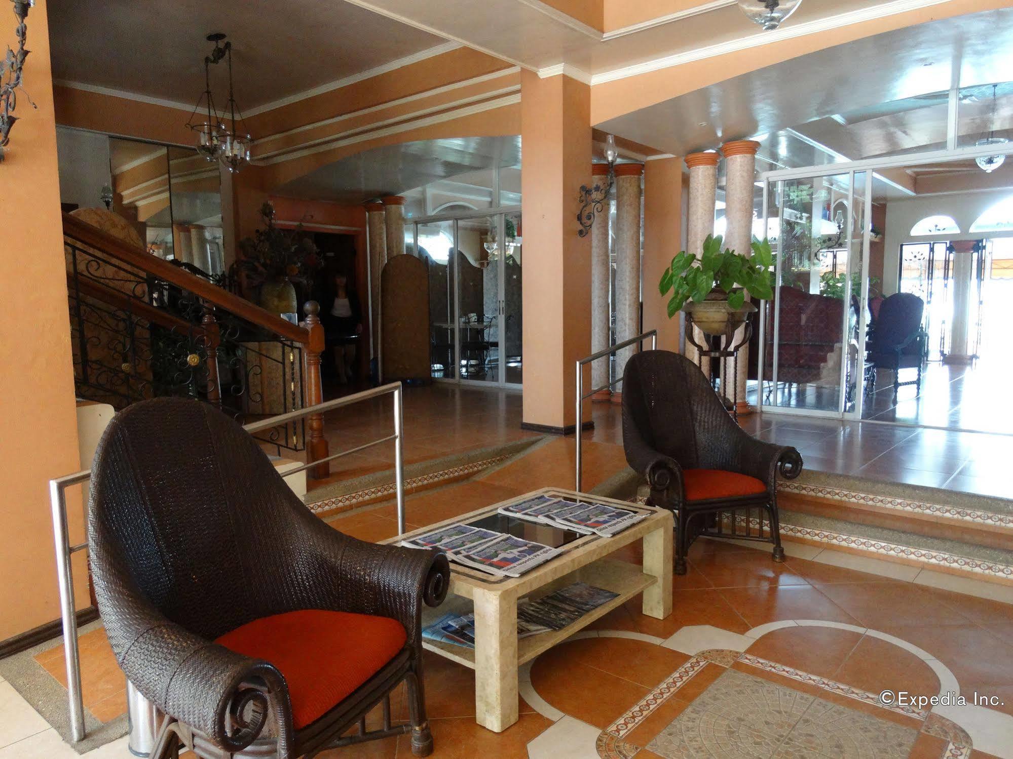 Chateau Del Mar Davao Stadt Exterior foto